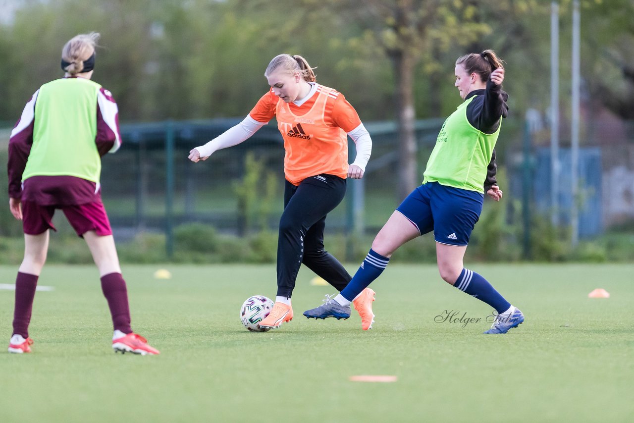 Bild 362 - Co-Trainerin der Frauen Nationalmannschaft Britta Carlson in Wahlstedt